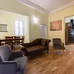 Fabbroni 3 Bedrooms By Mmega