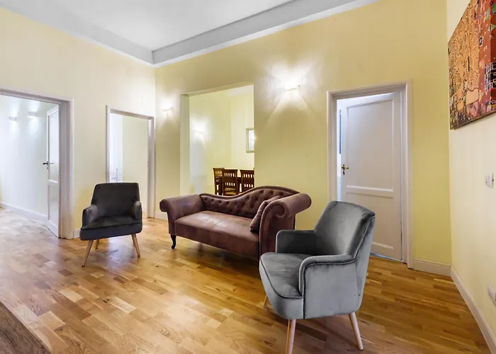 Fabbroni 3 Bedrooms By Mmega